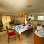 Casa à venda com 4 quartos, sendo 1 suíte, em Vila Henrique, Salto, SP