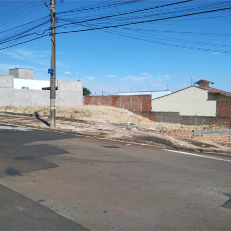 Terreno à venda em Jardim Universal, Araraquara, SP