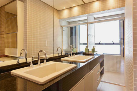 Apartamento à venda ou para alugar com 2 suítes em Vila Nova Conceição, São Paulo, SP