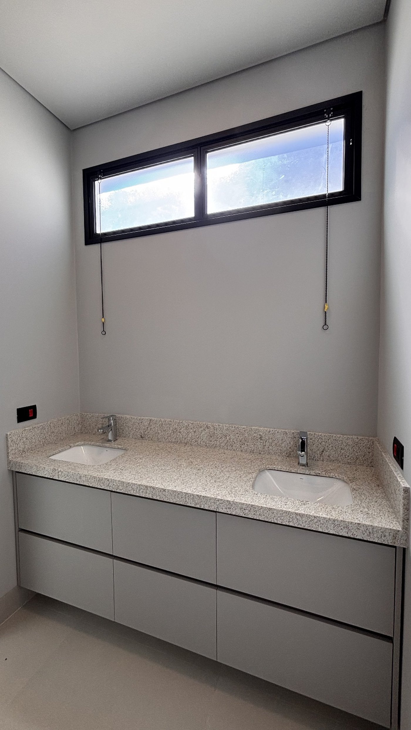 Casa à venda com 4 quartos, sendo 2 suítes, no condomínio Residencial Damha Belvedere, Presidente Prudente - SP