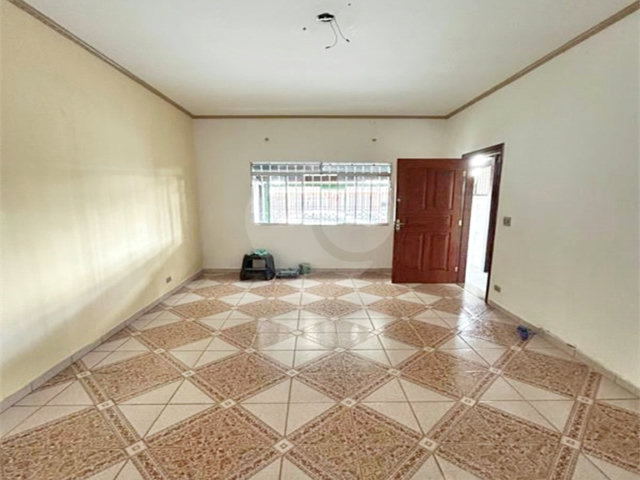 Sobrado à venda com 3 quartos, sendo 1 suíte,  em Jardim Peri, São Paulo, SP