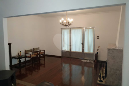 Sobrado à venda com 3 quartos, sendo 1 suíte, em Vila Mascote, São Paulo, SP