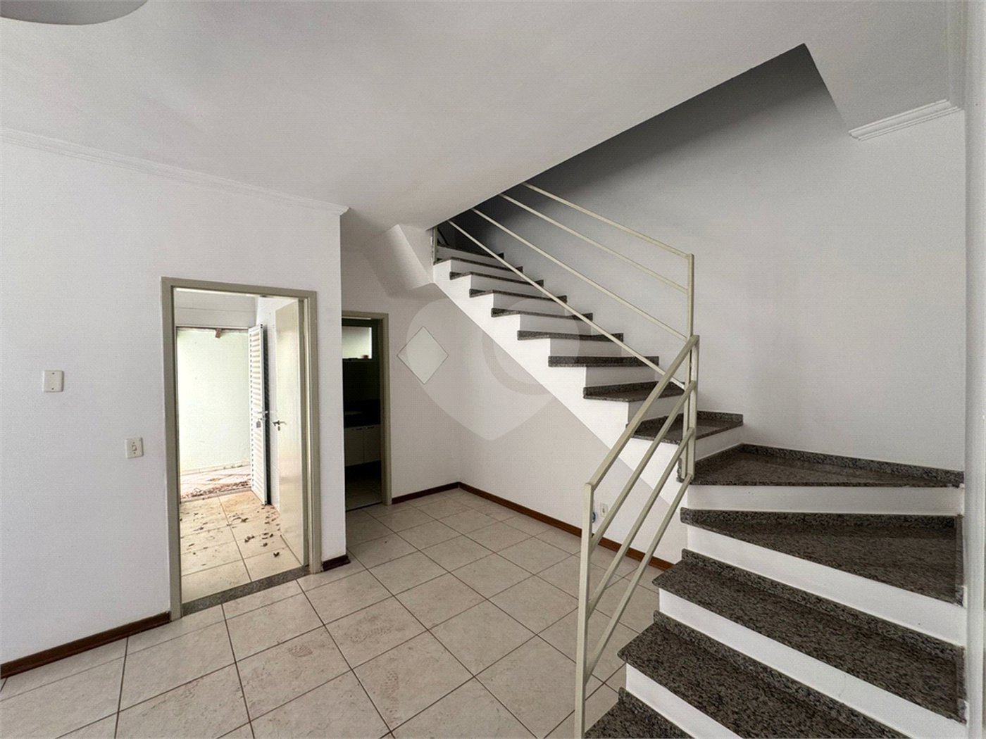 Casa á venda, com 3 dormitórios, no bairro Planalto paraíso em São Carlos.