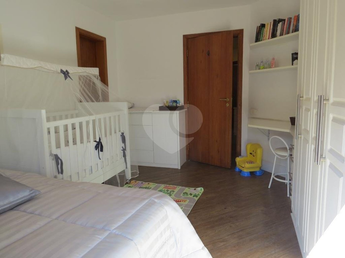 Casa de Vila à venda com 5 quartos, sendo 3 suítes, em Morumbi, São Paulo, SP