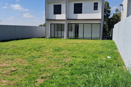 Sobrado à venda com 3 quartos, sendo 1 suíte, em Parque Rizzo, Cotia - SP