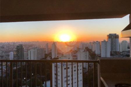 Lindo apartamento em excelente localização no Alto da Mooca, com 83m² com 3 dorms, sendo 1 suite, banheiro,lavabo,varanda gourmet, Aceita e estuda Permuta.