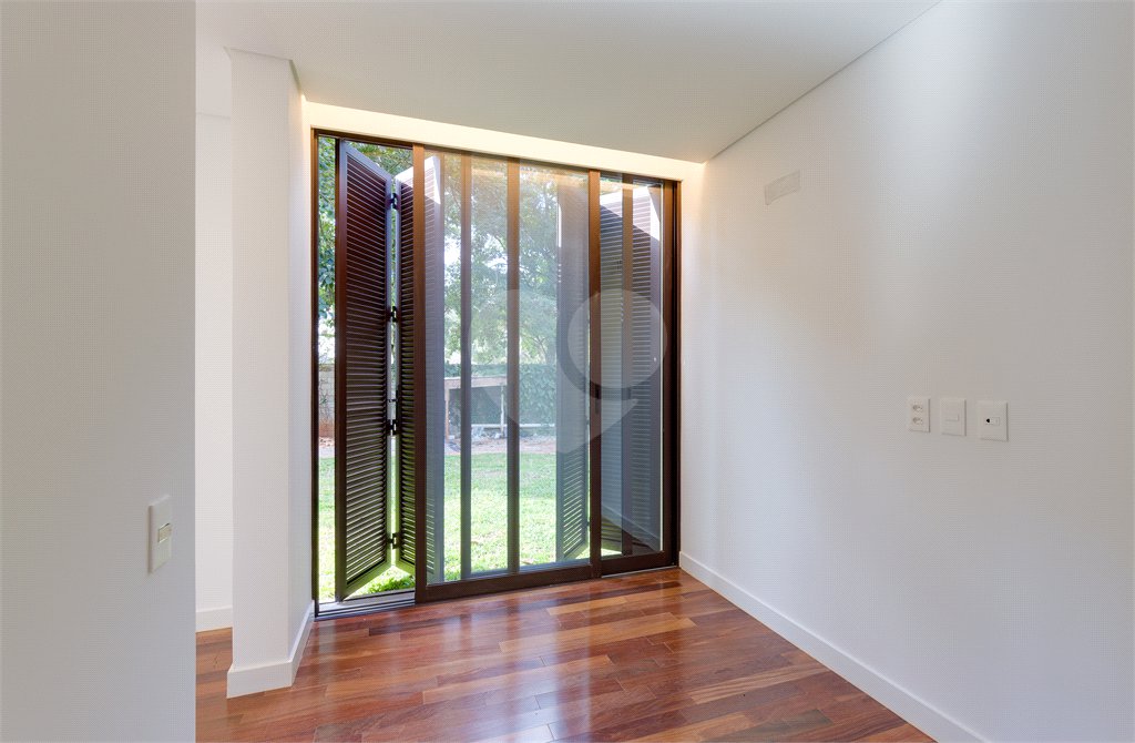 Casa à venda com 5 suítes no condomínio Chácara Flora, São Paulo - SP