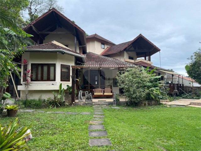 Casa à venda com 6 suítes em Massaguaçu, Caraguatatuba, SP