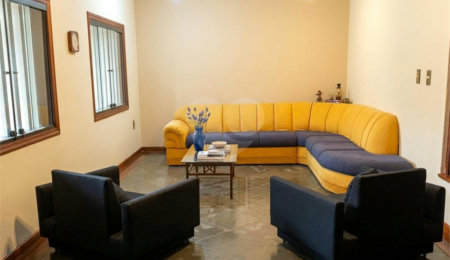 Casa à venda com 4 quartos, sendo 1 suíte,  em Jardim Leocádia, Sorocaba, SP