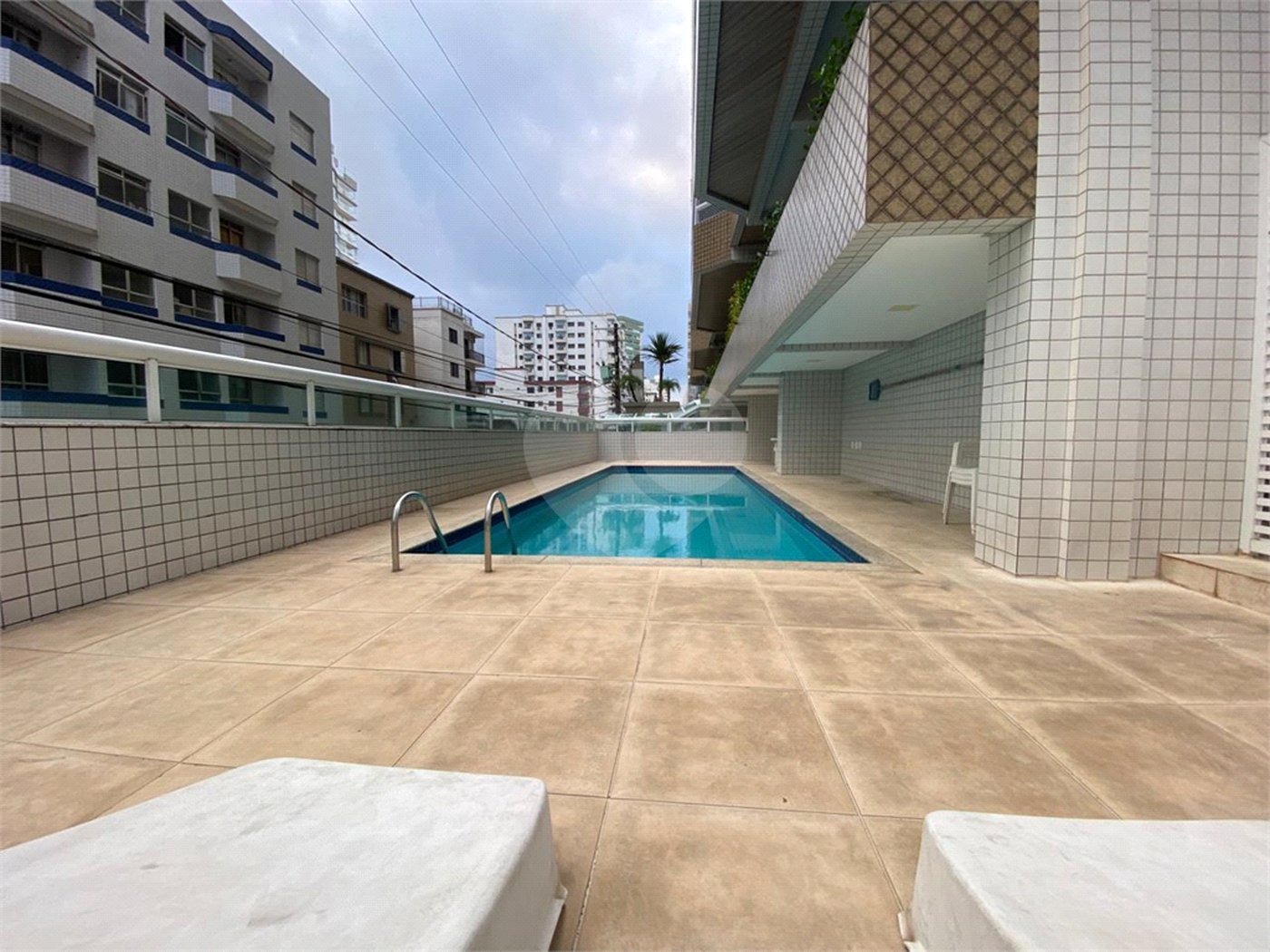 Apartamento à venda com 2 quartos, sendo 1 suíte, em Guilhermina, Praia Grande, SP