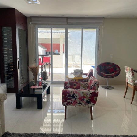 Casa à venda com 4 quartos, sendo 2 suítes,  no condomínio Village Place, São Paulo - SP