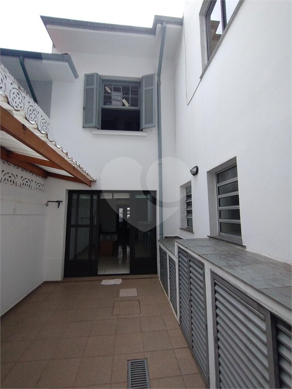 Casa à venda com 4 quartos, sendo 1 suíte, em Vila Mariana, São Paulo, SP