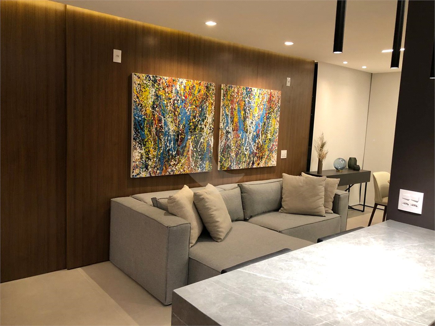 Apartamento à venda com 4 quartos, sendo 1 suíte, em Cerqueira César, São Paulo, SP