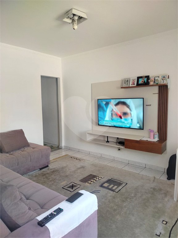 Sobrado à venda com 2 quartos em Jardim Santa Rosa, Taboão da Serra, SP
