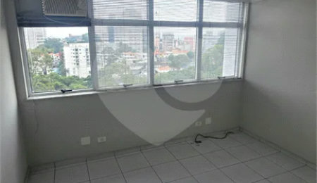 Sala Comercial 30 m² Próximo ao Metrô Conceição.