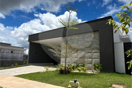 Casa à venda com 3 suítes no condomínio Brisas Horizontal, Cuiabá - MT