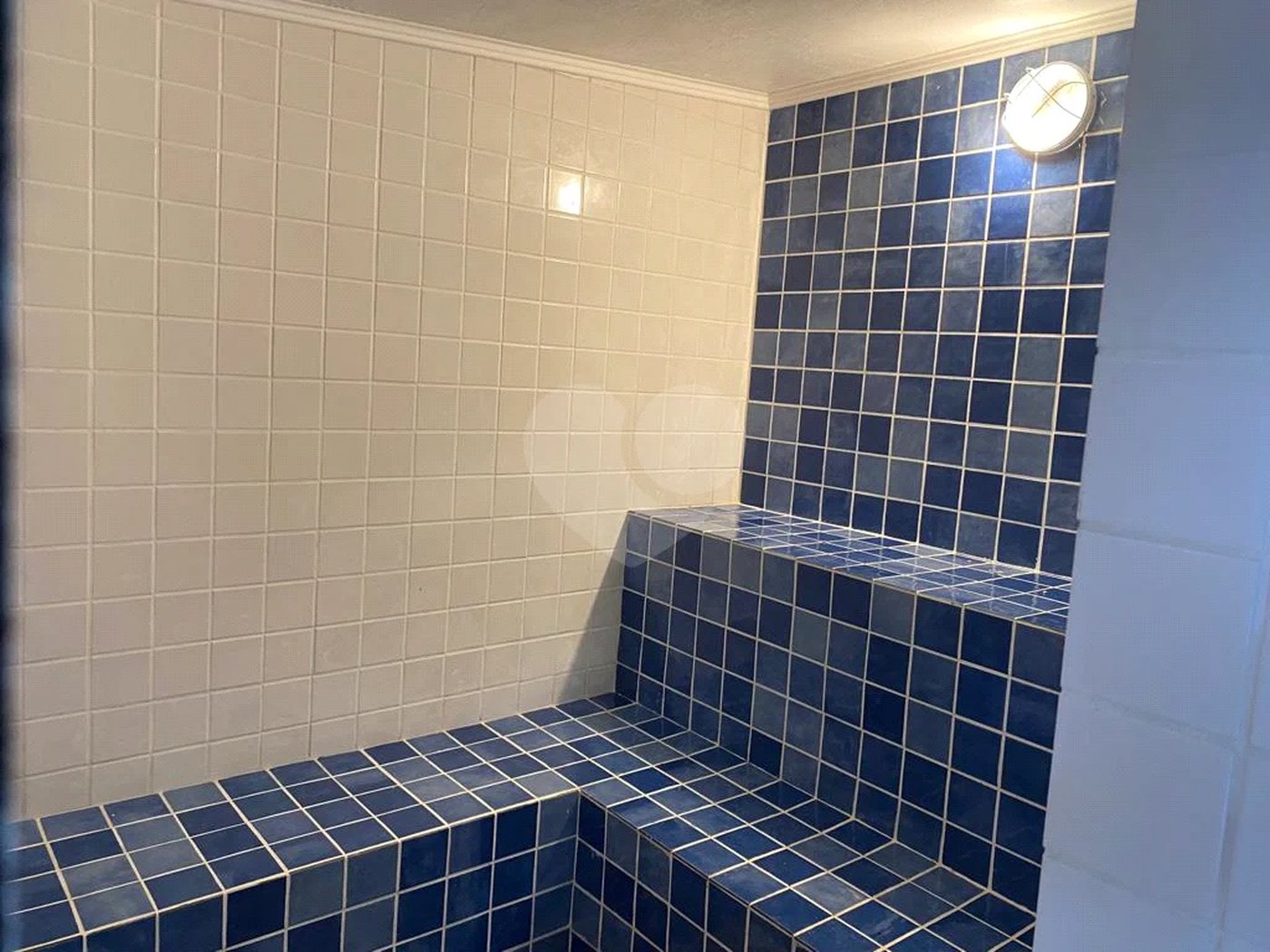Casa à venda ou para alugar com 5 quartos, sendo 4 suítes, no condomínio Associação Reserva das Hortênsias, Mairiporã - SP