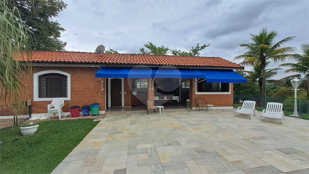 Casa à venda com 3 quartos, sendo 1 suíte, no condomínio Residencial Vale das Laranjeiras, Indaiatuba - SP