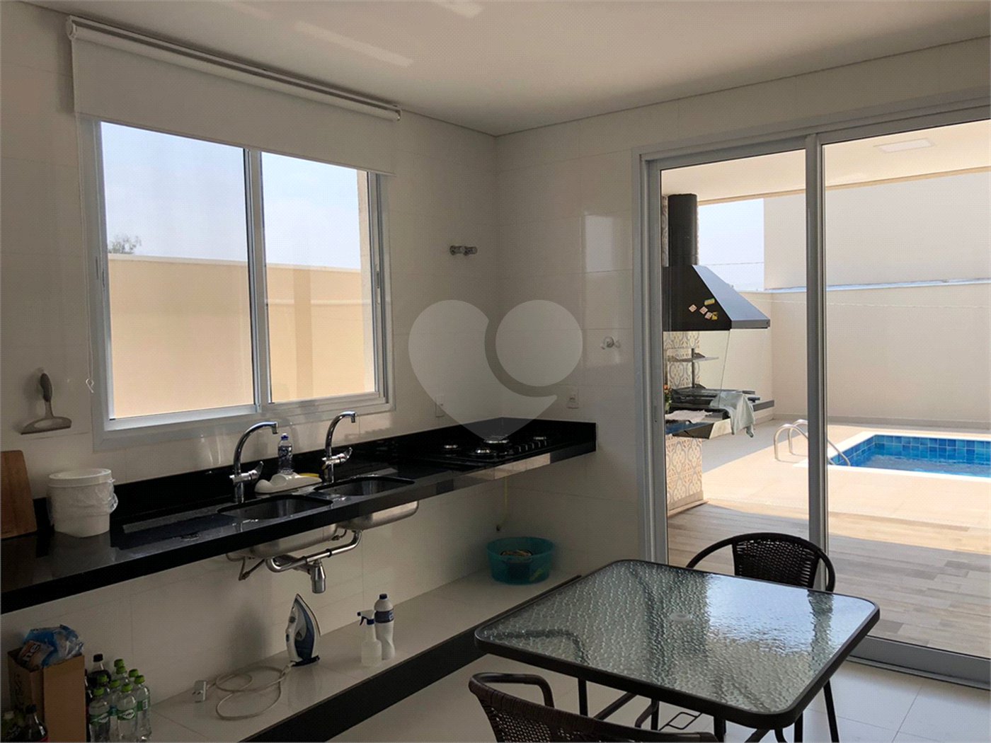 Casa à venda com 3 suítes no condomínio Residencial Lago da Serra, Araçoiaba da Serra - SP