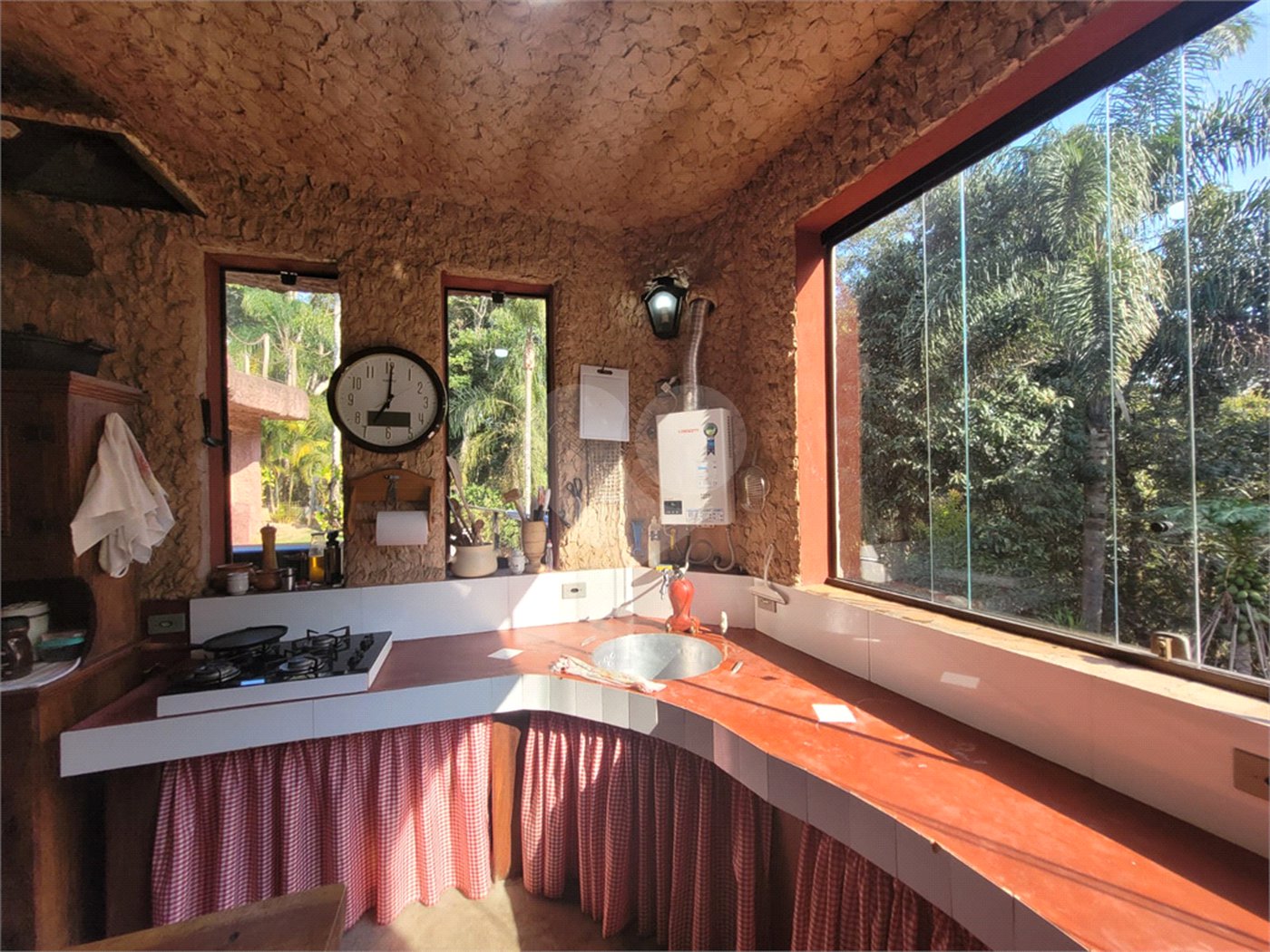 Casa à venda com 2 suítes no condomínio Associação Reserva das Hortênsias, Mairiporã - SP