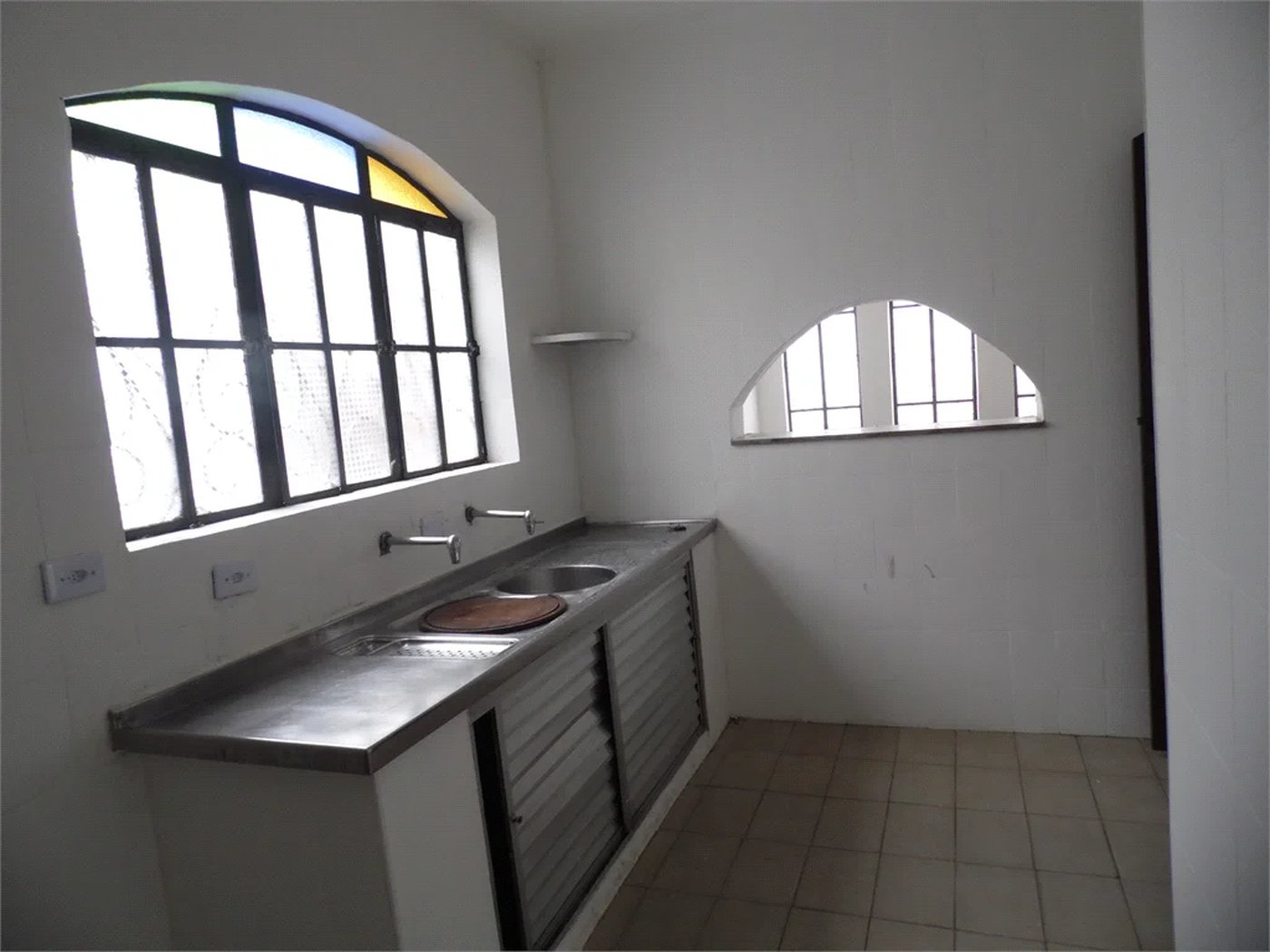 Casa à venda com 5 quartos, sendo 3 suítes, em Vila São Francisco, São Paulo, SP