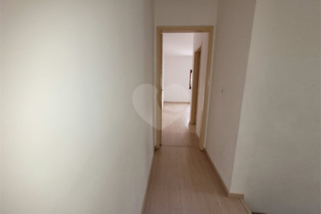Casa à venda com 3 quartos, sendo 1 suíte, em Parque Maria Domitila, São Paulo, SP
