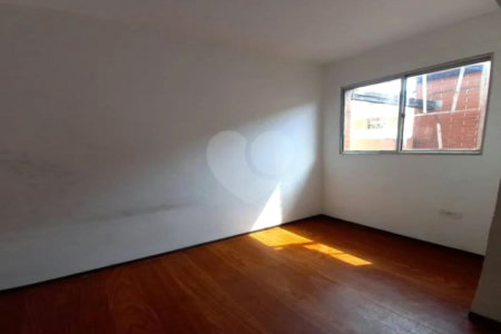 Casa à venda com 3 quartos em Jardim Gilda Maria, São Paulo, SP