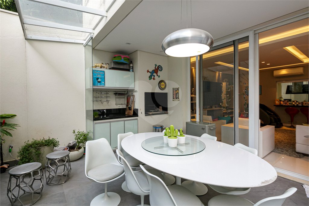 Casa à venda com 3 suítes no condomínio Modigliani, São Paulo - SP