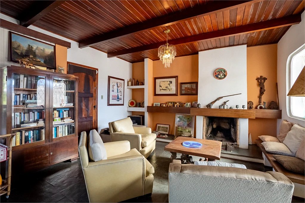 Casa à venda com 4 suítes em Jardim Londrina, São Paulo, SP