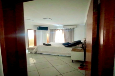 Sobrado à venda com 3 quartos, sendo 1 suíte, em Jardim Gonçalves, Sorocaba, SP