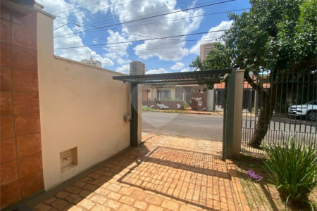 Casa à venda com 3 quartos em Jardim do Carmo, Araraquara, SP