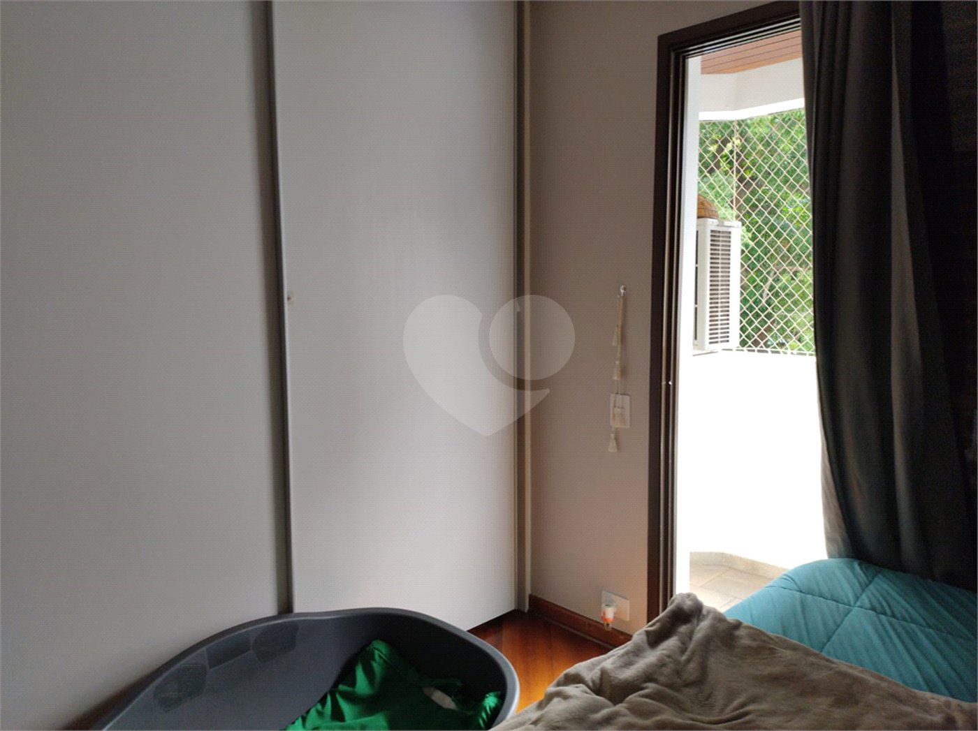 Apartamento à venda com 4 quartos, sendo 1 suíte,  em Brooklin Paulista, São Paulo, SP