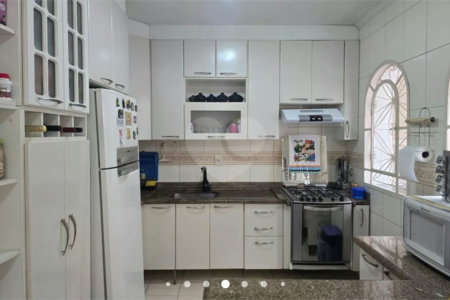 Casa à venda com 4 quartos, sendo 3 suítes,  em Vila Rosália, Guarulhos, SP