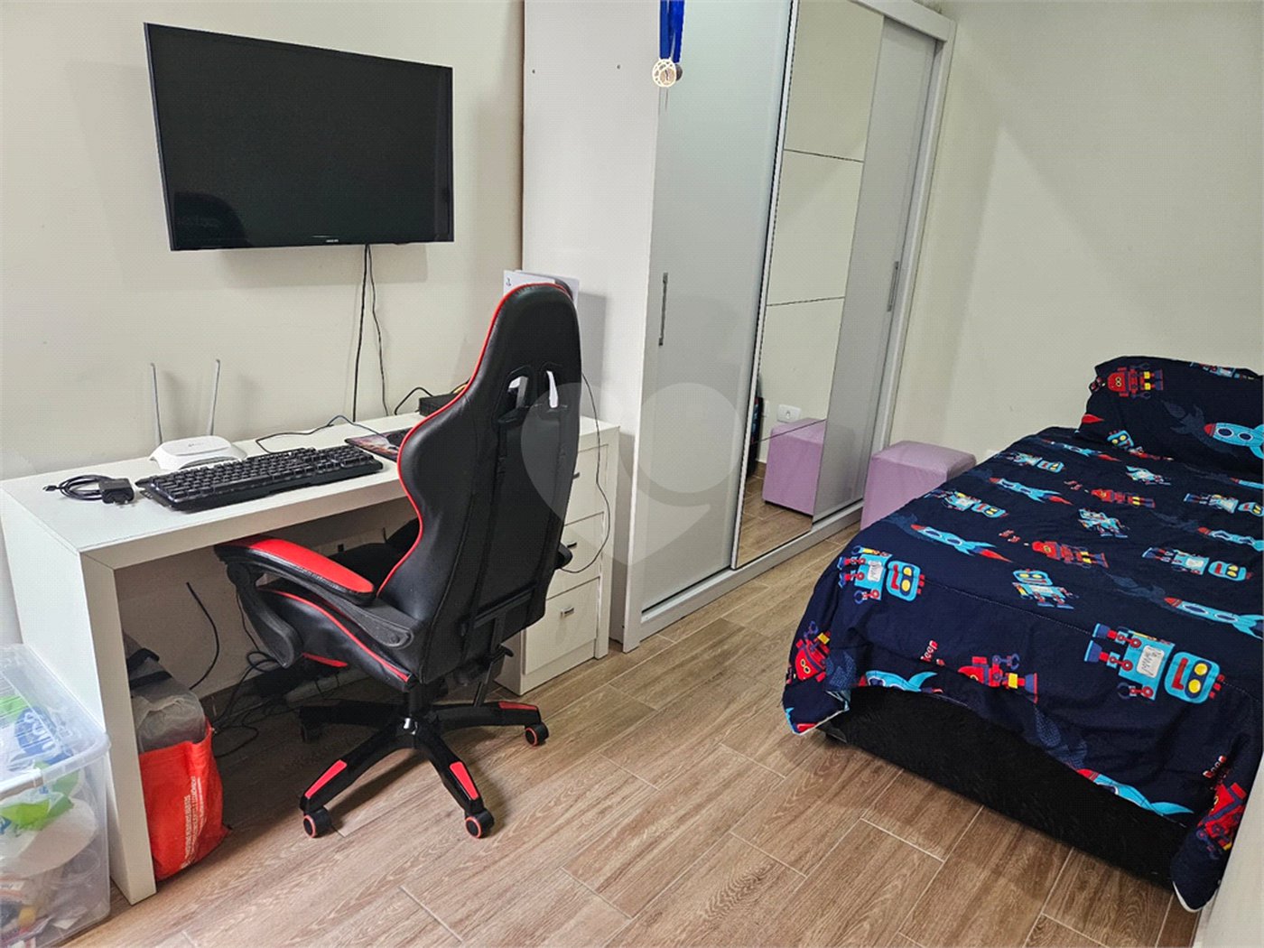 Casa à venda com 3 quartos, sendo 1 suíte, no condomínio Professora Romilde Nogueira de Sá, São Paulo - SP