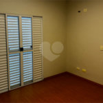Casa à venda com 3 quartos, sendo 1 suíte, no condomínio Residencial Villa dos Inglezes, Sorocaba - SP