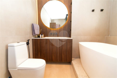 Apartamento à venda com 3 quartos, sendo 1 suíte, em Vila Mariana, São Paulo, SP