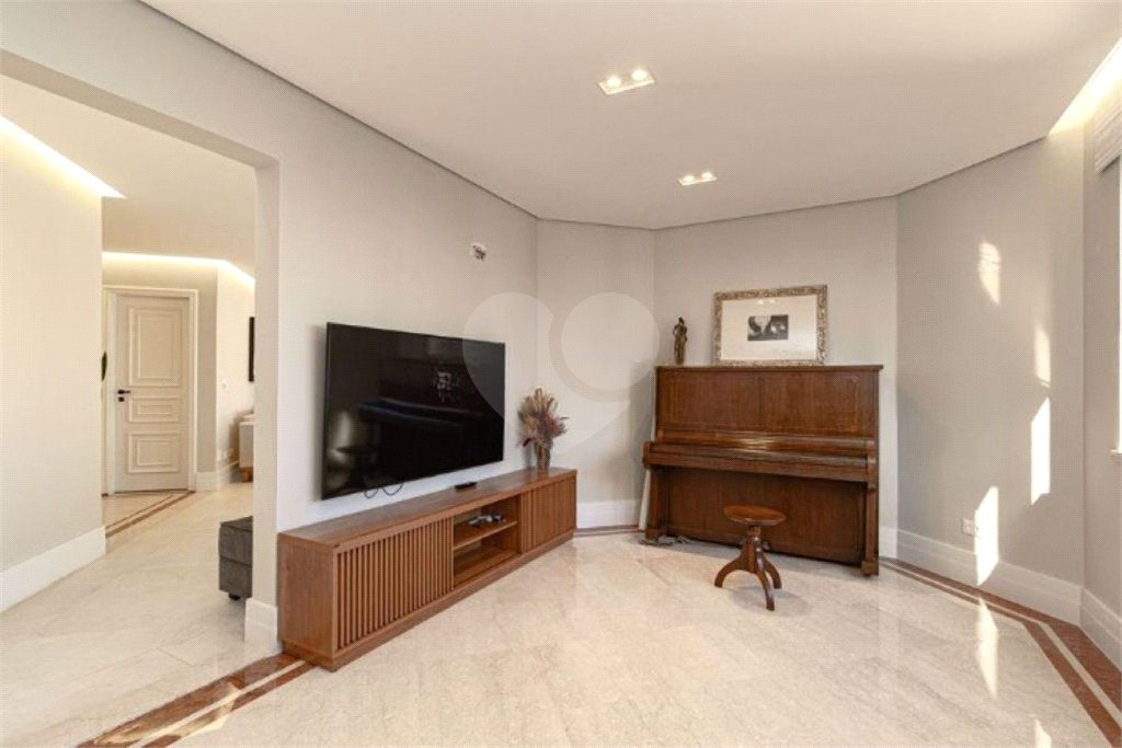 Apartamento à venda com 3 suítes em Jardim Parque Morumbi, São Paulo, SP