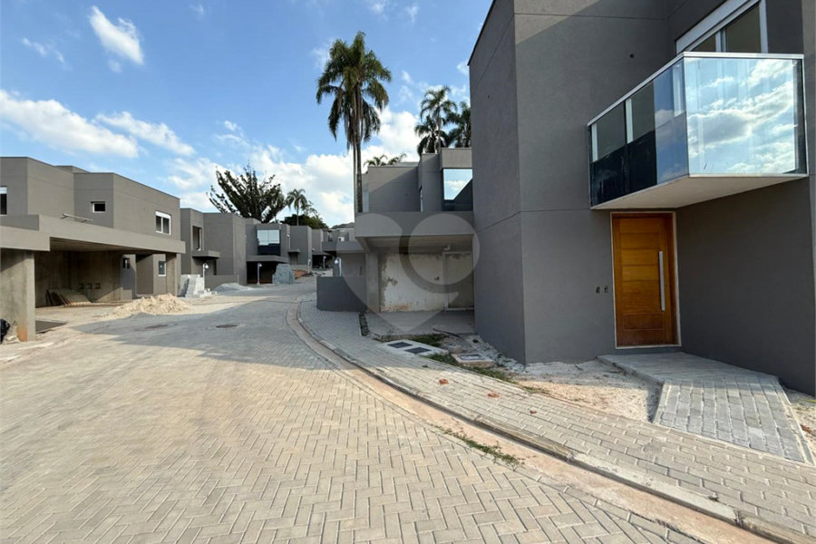 Casa à venda com 3 suítes no condomínio Residencial Floresta, São Paulo - SP