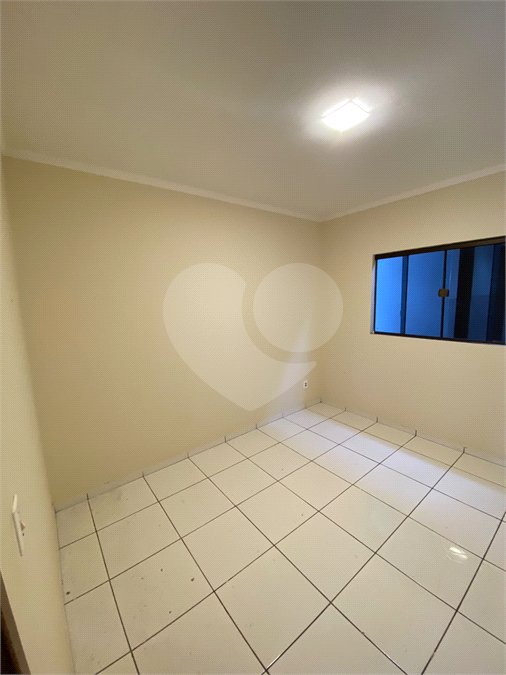Casa para alugar com 3 quartos, sendo 1 suíte, em Parque das Aroeiras, Ponta Porã, MS