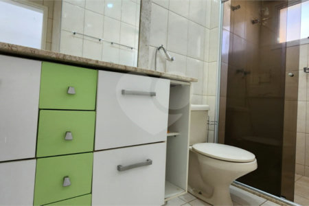 Casa à venda com 3 suítes no condomínio Recanto dos Paturis, Vinhedo - SP