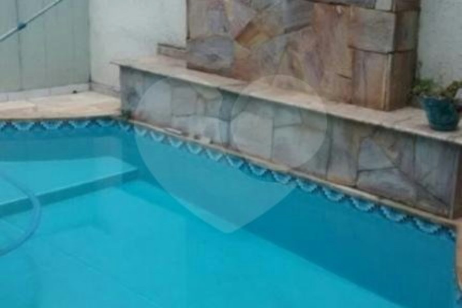 Sobrado à venda com 3 quartos, sendo 2 suítes, em Horto, São Paulo, SP