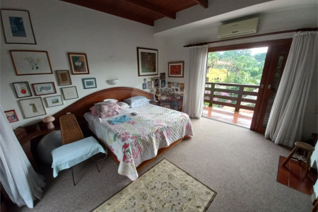 Sobrado à venda com 4 quartos, sendo 2 suítes, em Fazenda Morumbi, São Paulo, SP