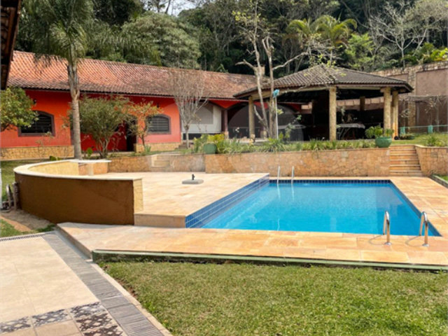 Casa à venda ou para alugar com 4 suítes no condomínio Alpes da Cantareira, Mairiporã - SP