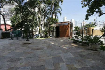 Apartamento à venda com 3 quartos, sendo 1 suíte,  em Cidade Monções, São Paulo, SP