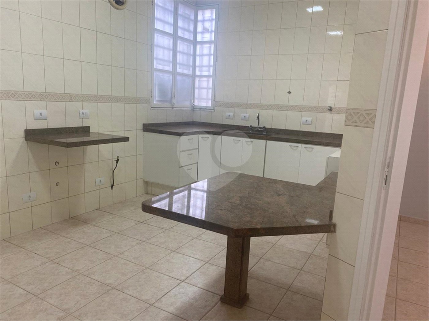 Sobrado à venda ou para alugar com 3 quartos, sendo 1 suíte, no Centro, Salto, SP
