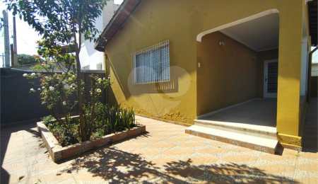 Casa à venda com 3 quartos, sendo 1 suíte,  em Vila Assis, Sorocaba, SP