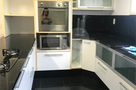 Casa à venda com 5 quartos, sendo 3 suítes, no condomínio Mansões da Prata, Rio de Janeiro - RJ