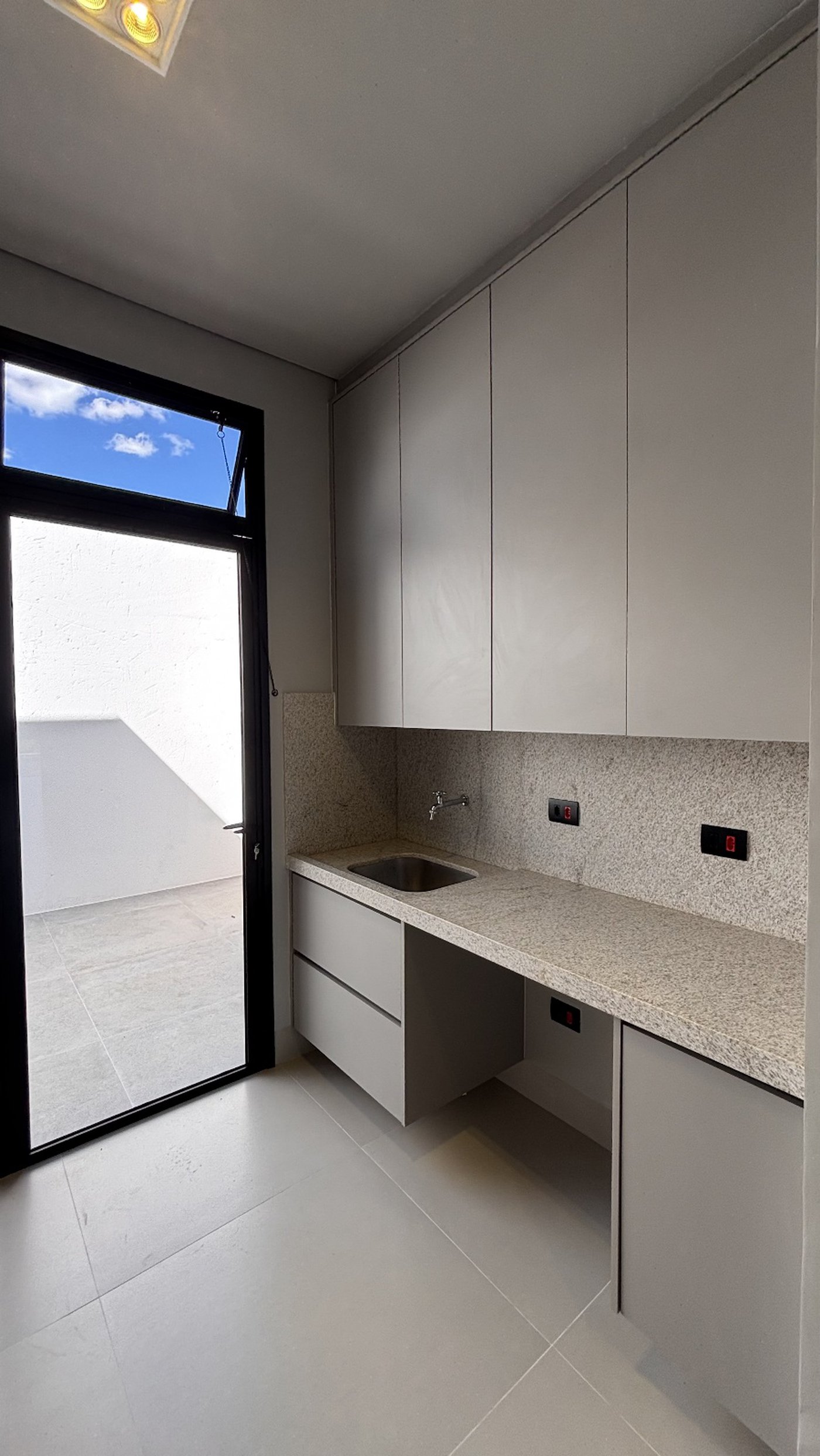 Casa à venda com 4 quartos, sendo 2 suítes, no condomínio Residencial Damha Belvedere, Presidente Prudente - SP