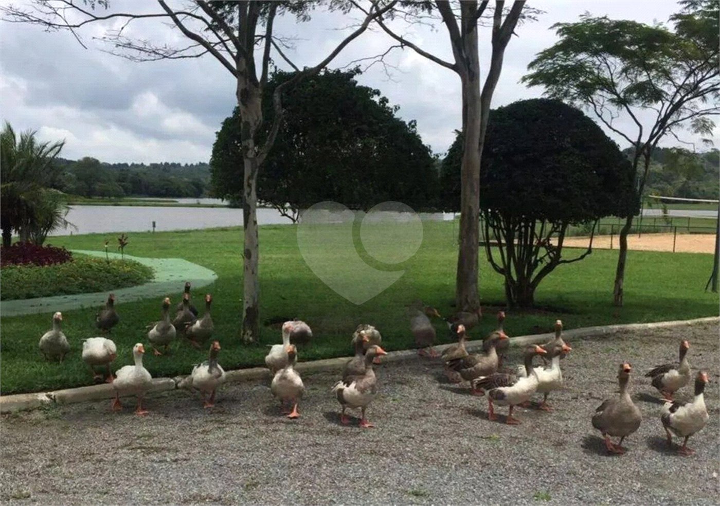 Casa à venda com 3 quartos, sendo 1 suíte, no condomínio Residencial Patrimônio do Carmo, São Roque - SP
