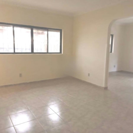 Casa/ Sobrado Amplo no Boqueirão/ Santos/SP